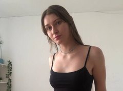 KattyAndersonNew - female with brown hair webcam at ImLive
