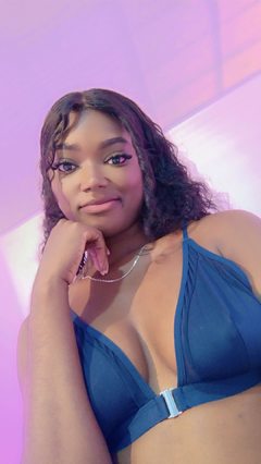 KeisyCollins - female with black hair webcam at LiveJasmin