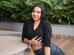 Kenda_Sweet - female with black hair webcam at ImLive