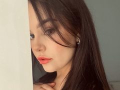 KendalThomso - female with black hair and  big tits webcam at LiveJasmin