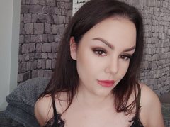 KendalThomso - female with black hair and  big tits webcam at LiveJasmin