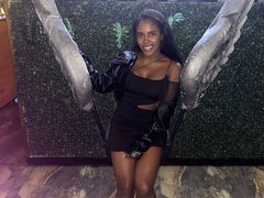 Kenna_Rosse - female with brown hair and  small tits webcam at ImLive