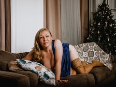 KerryBlare - blond female with  big tits webcam at LiveJasmin