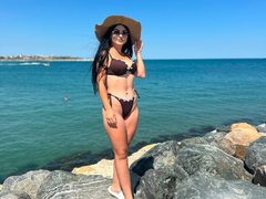 KimberllyBell - female with black hair and  big tits webcam at ImLive