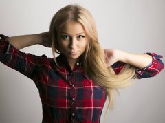 KimberlyGold - blond female with  big tits webcam at ImLive