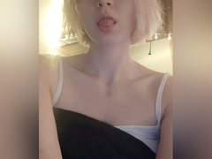 KiraLaCool - blond female with  small tits webcam at xLoveCam