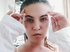 KissDevils - female with brown hair webcam at ImLive