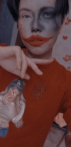 KissDevils - female with brown hair webcam at ImLive