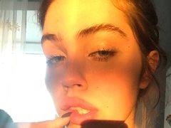 Kitty_Mila - female with black hair webcam at ImLive