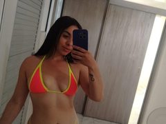 LAURAWILSONHot - female with brown hair webcam at ImLive