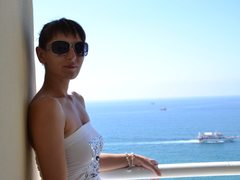 LadyAlina - female with brown hair webcam at ImLive