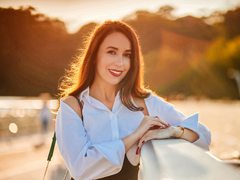 LadyDiana_ - female with brown hair webcam at ImLive