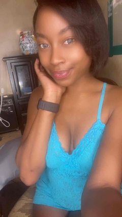 LadyLuxee from ImLive