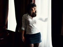 Lady_Karolina - female with brown hair webcam at ImLive