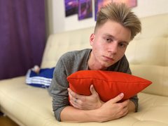 LandelRayy - male webcam at ImLive