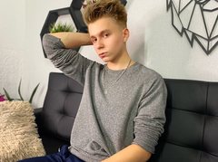 LandelRayy - male webcam at ImLive