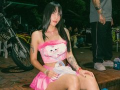 LannaMae - female with black hair and  small tits webcam at ImLive