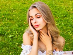 LaraSanders - female with brown hair and  small tits webcam at LiveJasmin