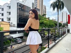 LaraHarvey - female with brown hair webcam at ImLive