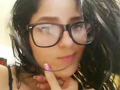 LarizaGuzman410 - female webcam at ImLive