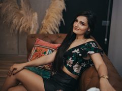 LauraJones - female with black hair and  small tits webcam at ImLive