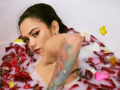 LaurenRays - female with black hair webcam at ImLive