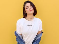 LaurenWard - female with black hair and  small tits webcam at ImLive