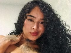 LaurentHart - female with black hair webcam at ImLive
