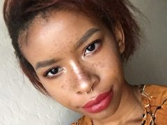 lalunevelvet1 from ImLive