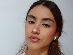 LeireHayes_ - female with brown hair webcam at ImLive