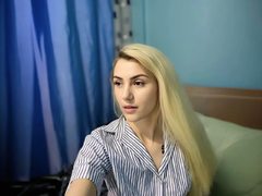 LesyaOhWhite - female with black hair webcam at ImLive