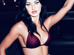 Lettyloveee1 - female with black hair webcam at ImLive