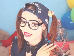 LexiKiss - female with brown hair webcam at ImLive