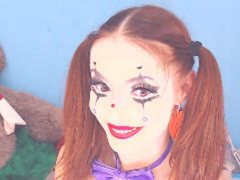 LexiKiss - female with brown hair webcam at ImLive