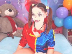 LexiKiss - female with brown hair webcam at ImLive