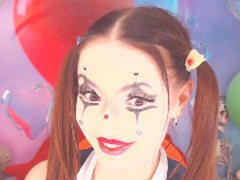 LexiKiss - female with brown hair webcam at ImLive