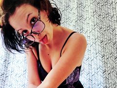 leahxxo - female with red hair and  small tits webcam at ImLive