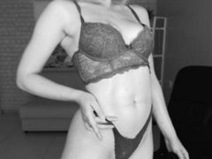 LilianB - blond female webcam at LiveJasmin