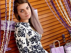 MolliLolli from xLoveCam