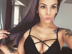 LillianNightSin - blond female webcam at LiveJasmin