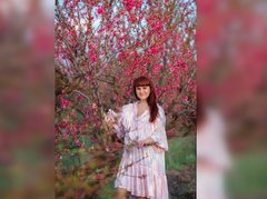 LillianSunny - female with red hair and  small tits webcam at ImLive