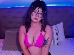 Lilly_miller - female with red hair webcam at ImLive
