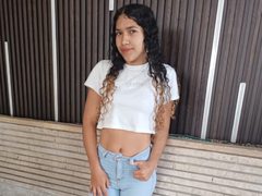 LilyFlower - female with black hair webcam at ImLive