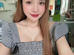 Lisa20 - female webcam at ImLive