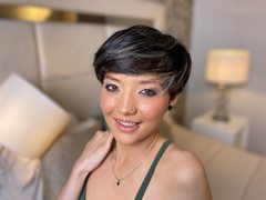 LissyLuxe - female with black hair webcam at ImLive