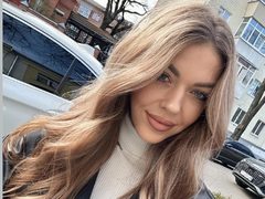 LizaSweety22 - blond female with  big tits webcam at ImLive