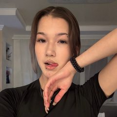 LixDomii - female with brown hair and  big tits webcam at xLoveCam