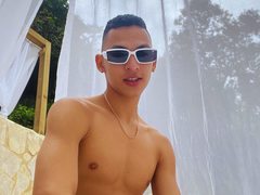 liuscast22 from ImLive