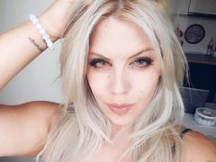 LolaDeVille24 - female with red hair and  big tits webcam at ImLive