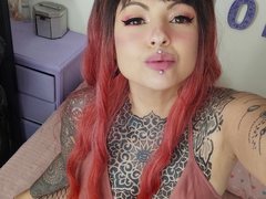 LolaRousse - female with red hair and  big tits webcam at LiveJasmin